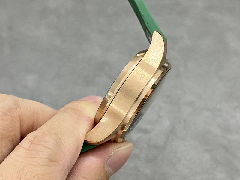 IWC 파일럿 레드골드 그린 다이얼 토매틱 시계 001-251480