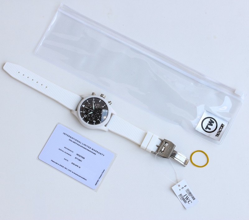 IWC 파일럿 세라믹 크로노그래프 시계 001-251482