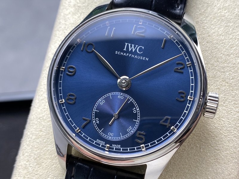 IWC 포르투기제 오토매틱 스몰 세컨즈 시계 001-251484