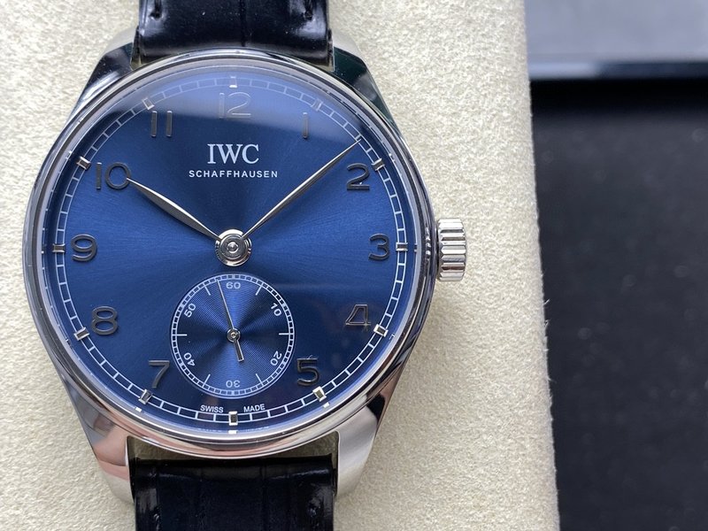 IWC 포르투기제 오토매틱 스몰 세컨즈 시계 001-251484