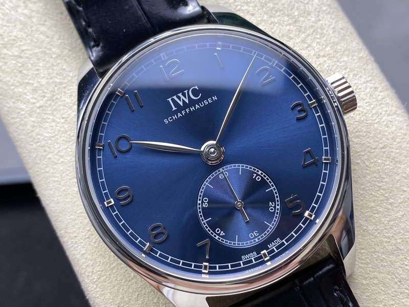 IWC 포르투기제 오토매틱 스몰 세컨즈 시계 001-251484