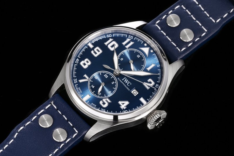 IWC 파일럿 시리즈 오픈백 문페이즈 기계식 시계 001-251496