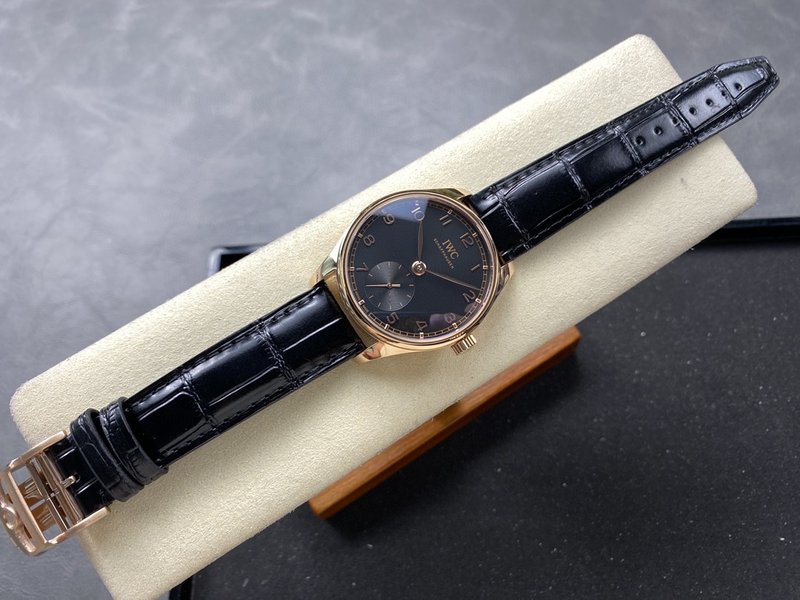 IWC 포르투기제 오매틱 스몰 세컨즈 시계 001-251499