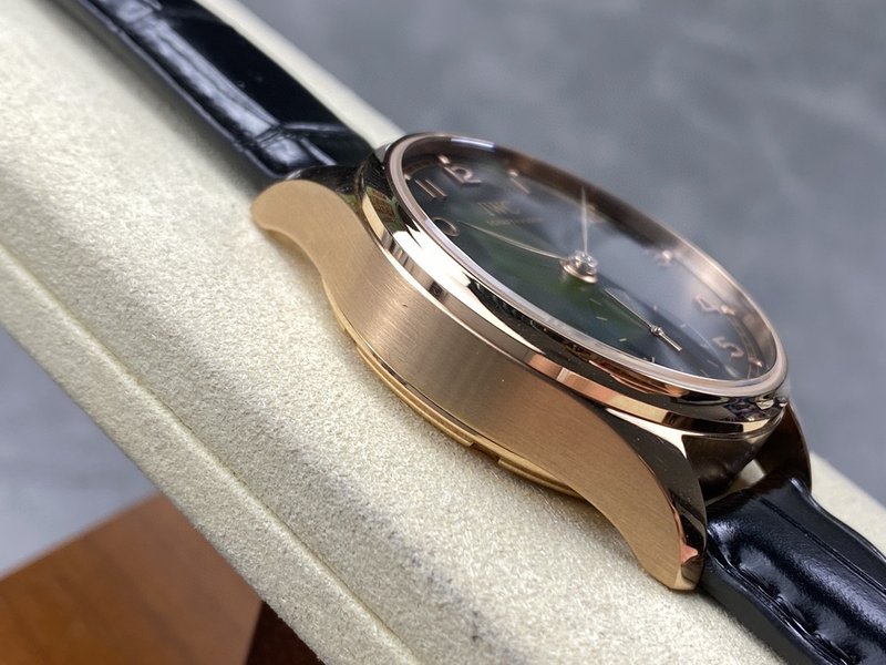 IWC 포르투기제 오매틱 스몰 세컨즈 시계 001-251499
