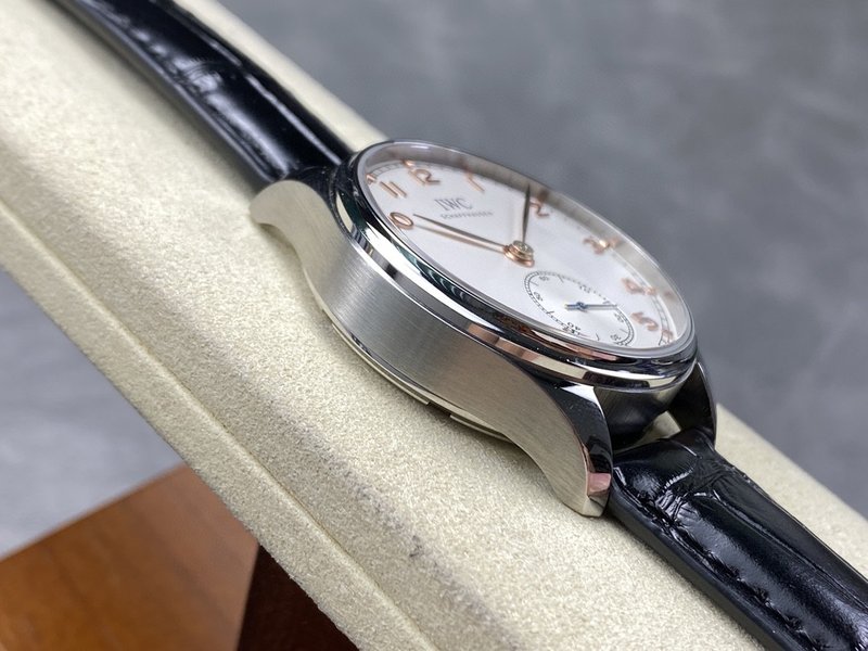 IWC 포르투기제 오토매틱 스몰 세컨즈 시계 001-251504