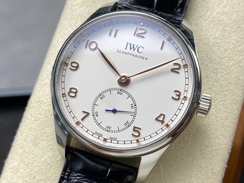 IWC 포르투기제 오토매틱 스몰 세컨즈 시계 001-251504