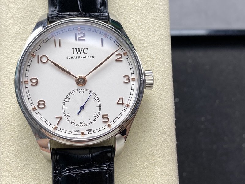 IWC 포르투기제 오토매틱 스몰 세컨즈 시계 001-251504