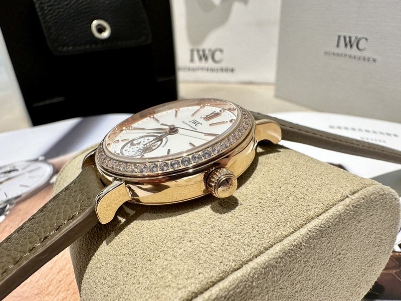IWC 포르투기저 데이 나이트 오토매틱 시계 001-251515