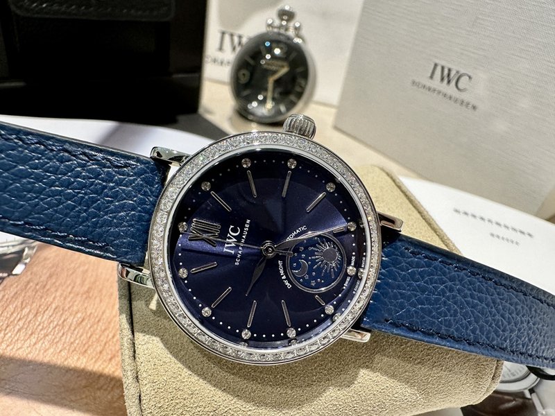 IWC 포르투기저 데이앤나이트 오토매틱 시계 001-251516