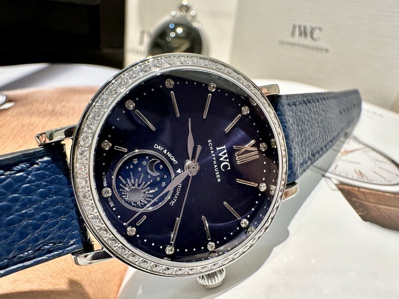 IWC 포르투기저 데이앤나이트 오토매틱 시계 001-251516