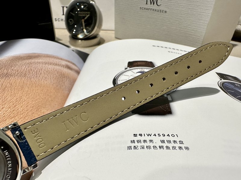 IWC 포르투기저 데이앤나이트 오토매틱 시계 001-251516