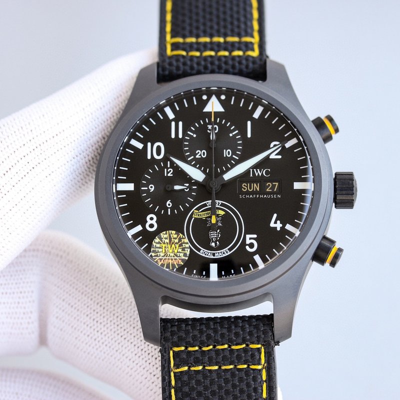 IWC 파일럿 세라믹 크로노그래프 시계 001-251518
