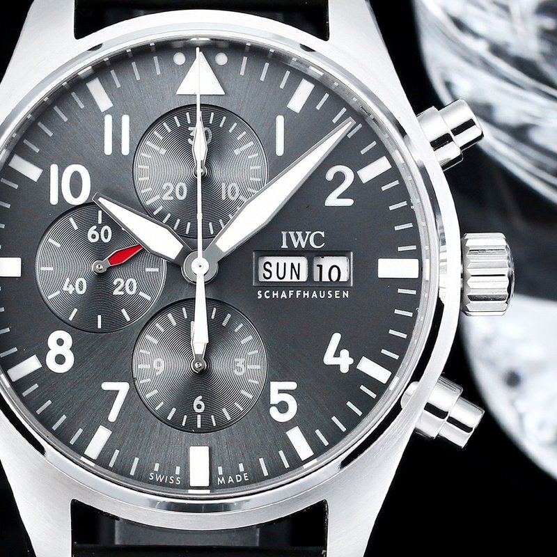 IWC 파일럿 시리즈 오토매틱 남성 시계 001-251536
