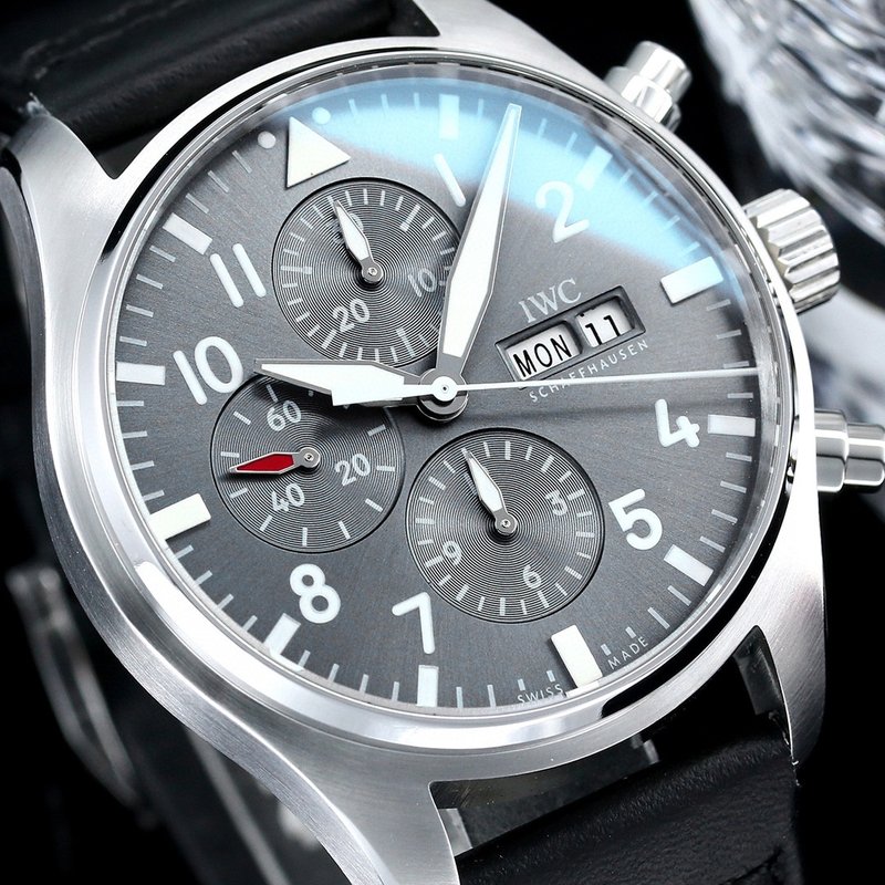 IWC 파일럿 시리즈 오토매틱 남성 시계 001-251536