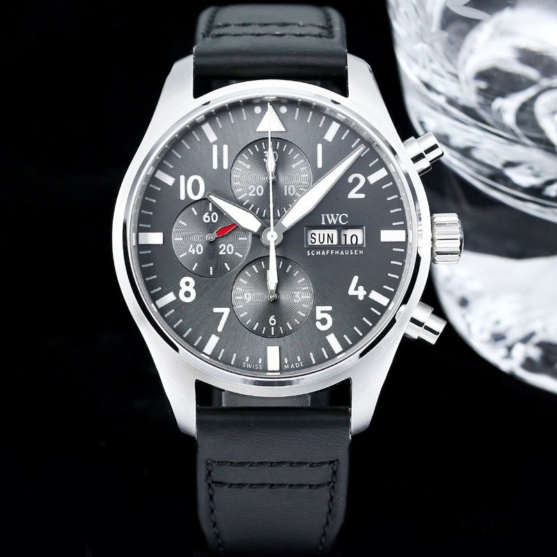 IWC 파일럿 시리즈 오토매틱 남성 시계 001-251536
