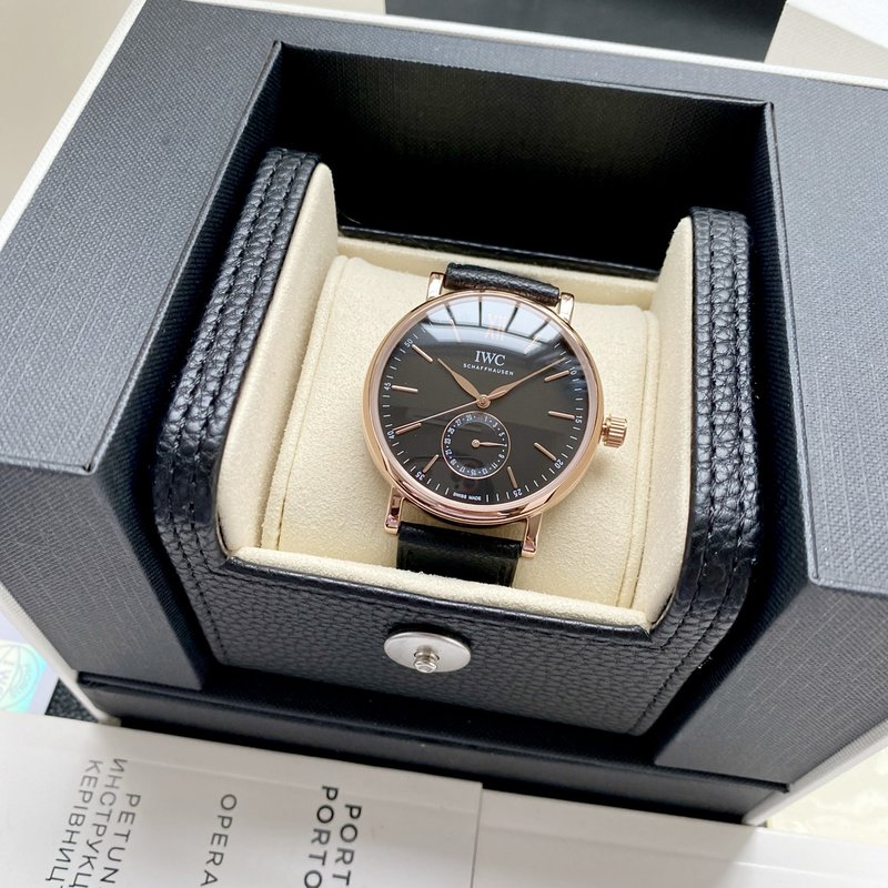 IWC 포르투기제 시리즈 포인터 캘린더 시계 001-251569
