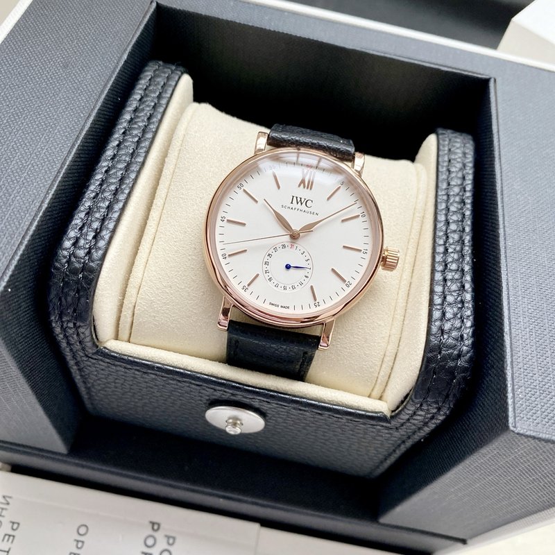 IWC 포르투기제 시리즈 포인터 캘린더 시계 001-251569