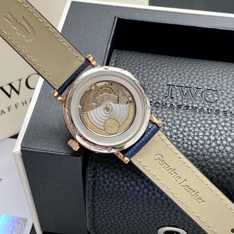 IWC 포르투기제 시리즈 포인터 캘린더 시계 001-251569