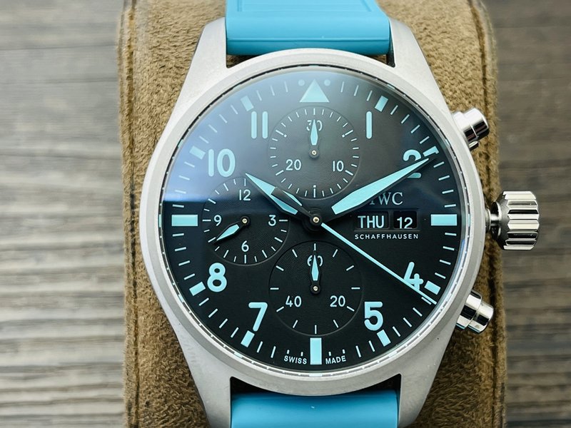 IWC 파일럿 티타늄 오토매틱 시계 001-251575