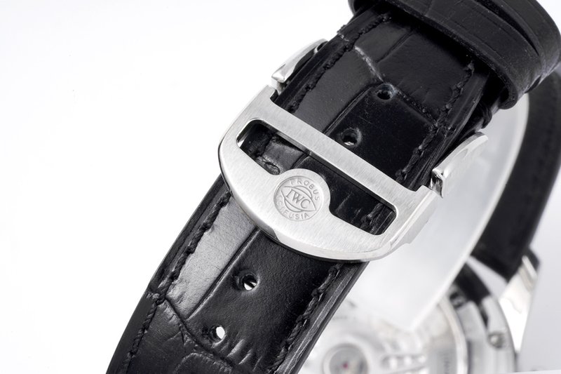 IWC 포르투기저 블루 다이얼 가죽 스트랩 오토매틱 시계 001-251576