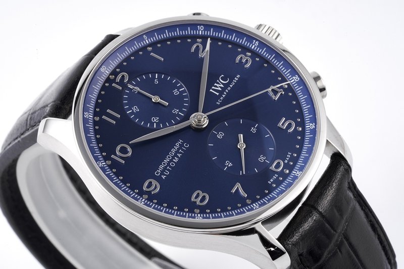 IWC 포르투기저 블루 다이얼 가죽 스트랩 오토매틱 시계 001-251576