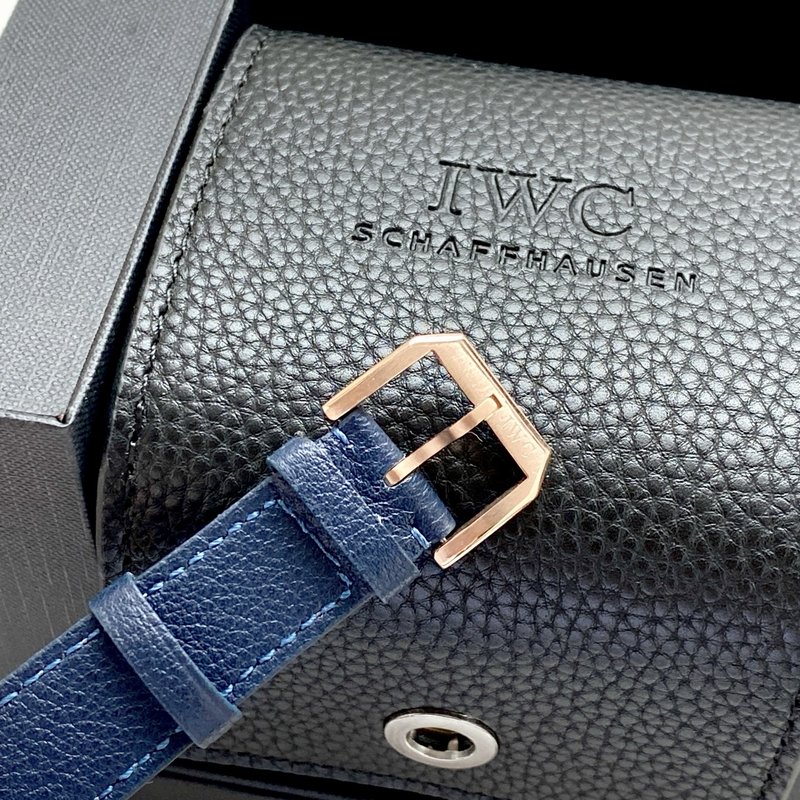 IWC 포르투기제 시리즈 포인터 캘린더 시계 001-251578
