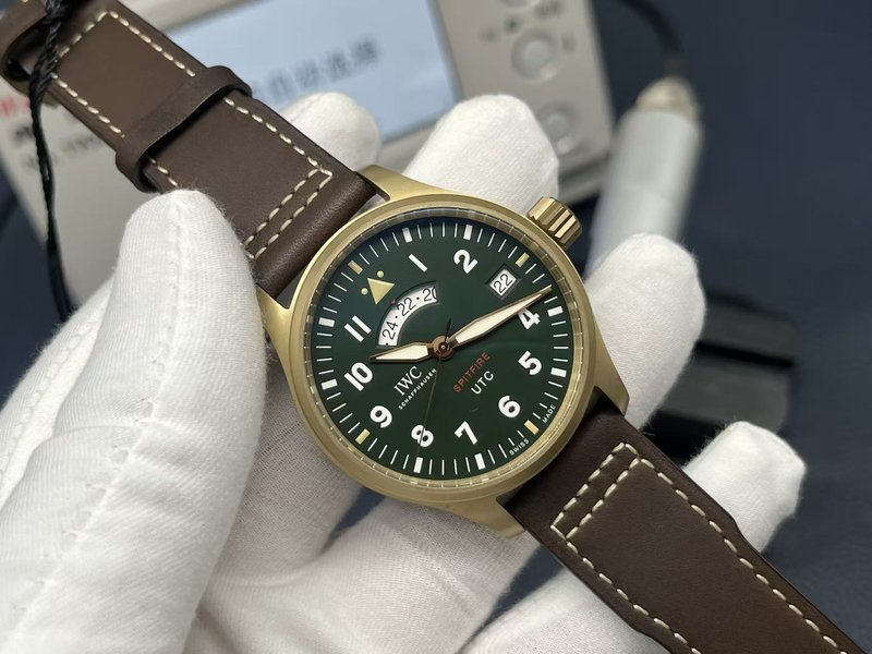 IWC 파일럿 UTC 월드타임 브론즈 시계 001-251580