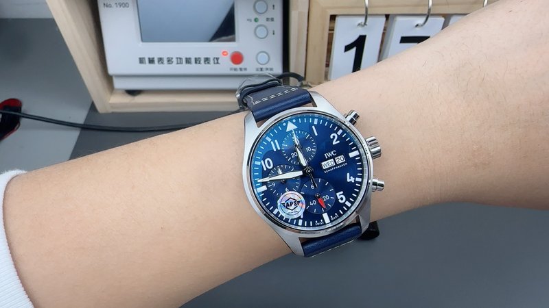 IWC 파일럿 크로노그래프 시계 001-251581
