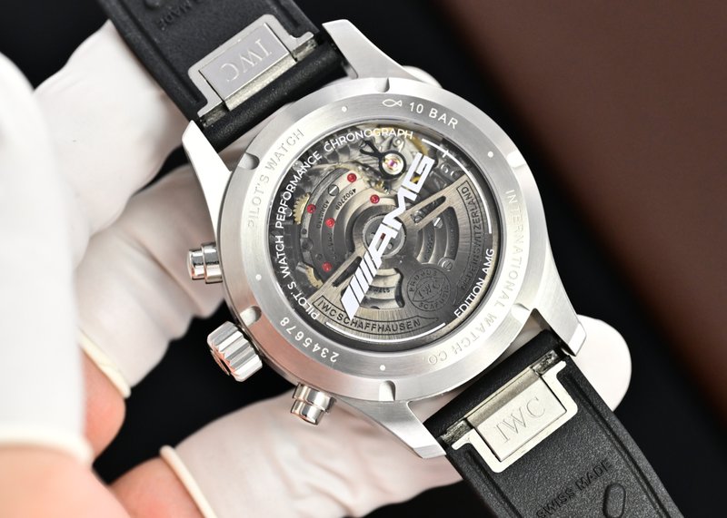 IWC 파일럿 시리즈 고성능 크로노그래프 시계 001-251583