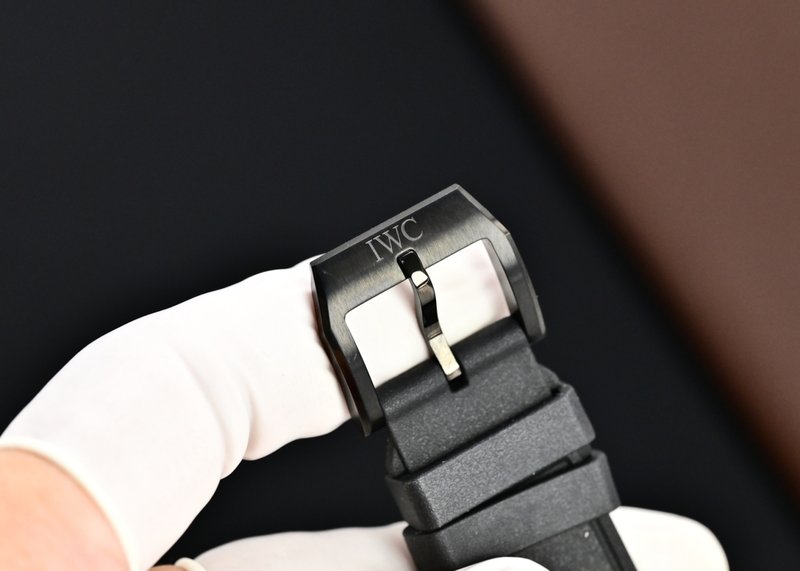 IWC 파일럿 시리즈 고성능 크로노그래프 시계 001-251584