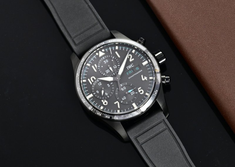 IWC 파일럿 시리즈 고성능 크로노그래프 시계 001-251584
