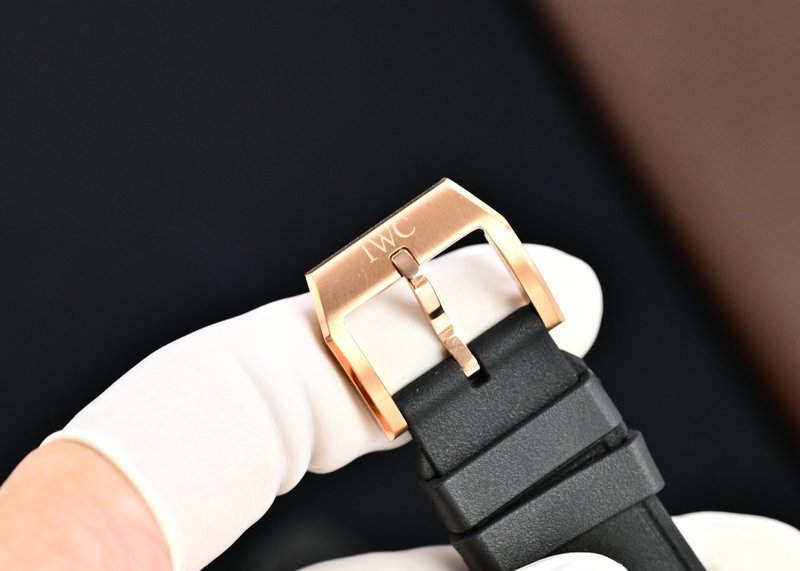 IWC 파일럿 시리즈 고성능 크로노그래프 시계 001-251585