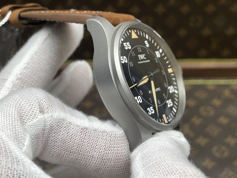 IWC 피트파이어 파일럿 워치 5 급 티타늄 소재 001-251591