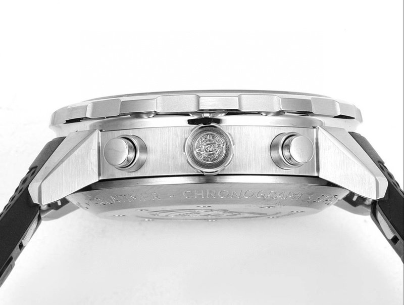 IWC 아쿠아타이머 시리즈 상어 에디션 남성 시계 001-251600