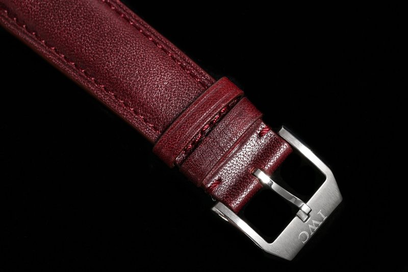 IWC 파일럿 호랑이 특별판 시계 001-251610