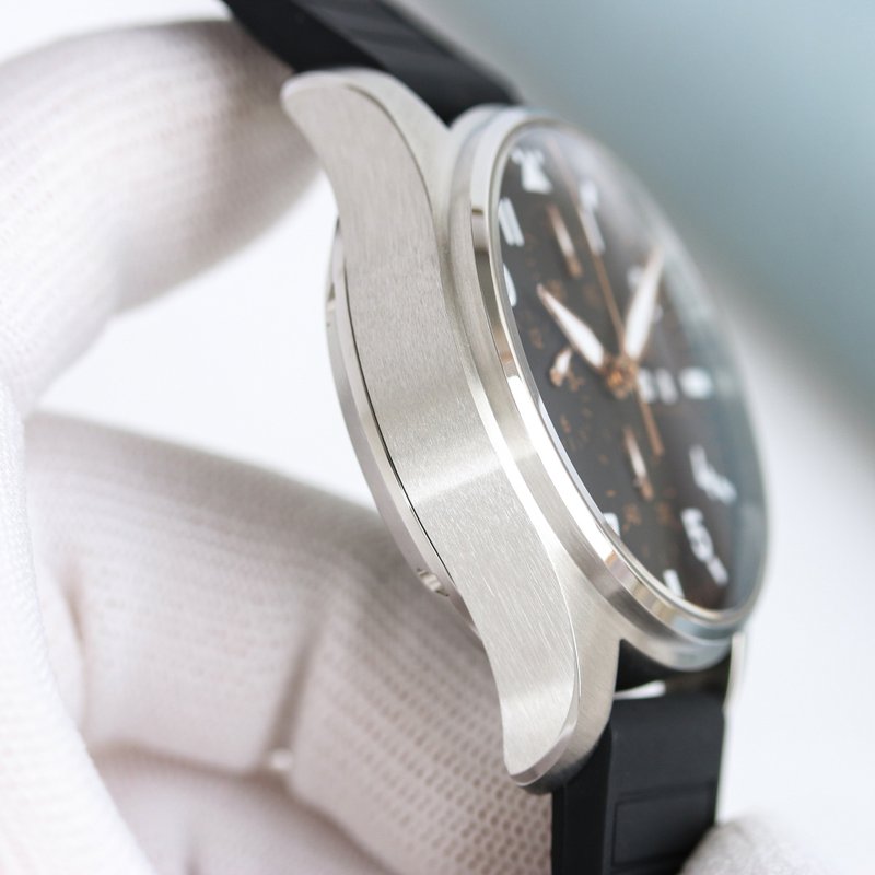 IWC 파일럿 시리즈 블랙 골드 콜라보레이션 시계 001-251625