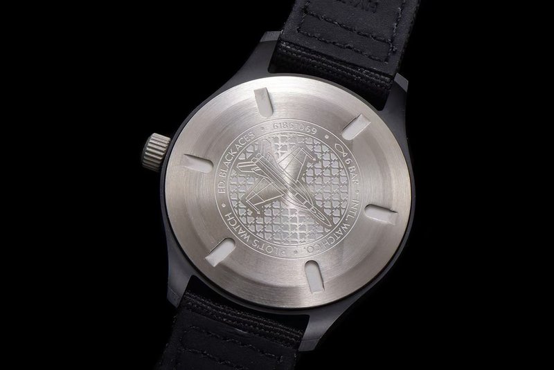 IWC 파일럿 워치 블랙 에이스 특별판 001-251643