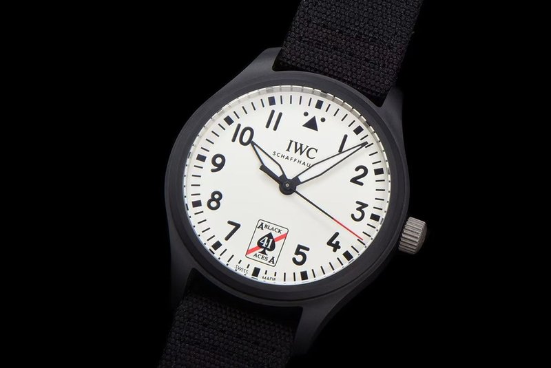 IWC 파일럿 워치 블랙 에이스 특별판 001-251643