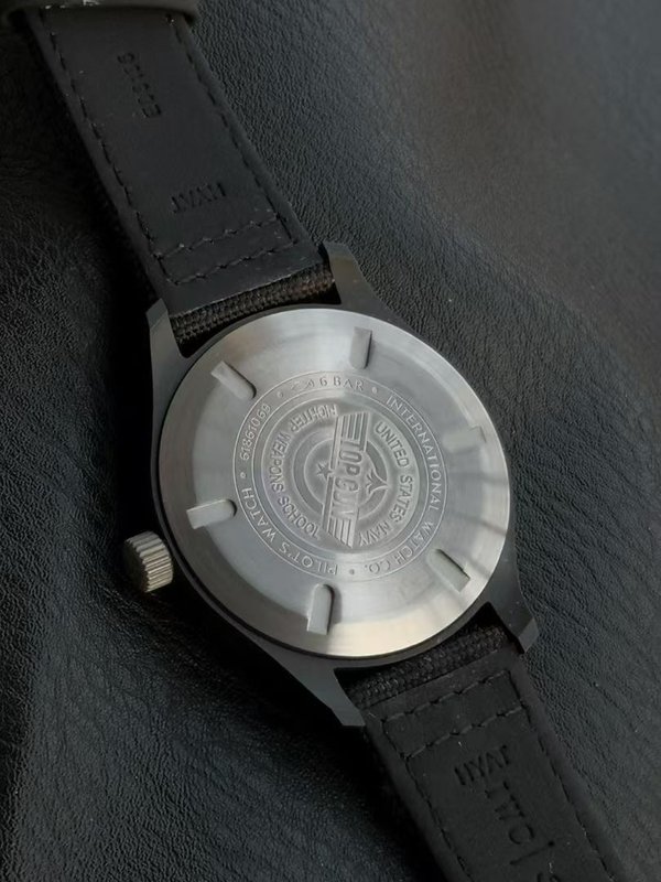 IWC 파일럿 시리즈 세라믹 시계 001-251647