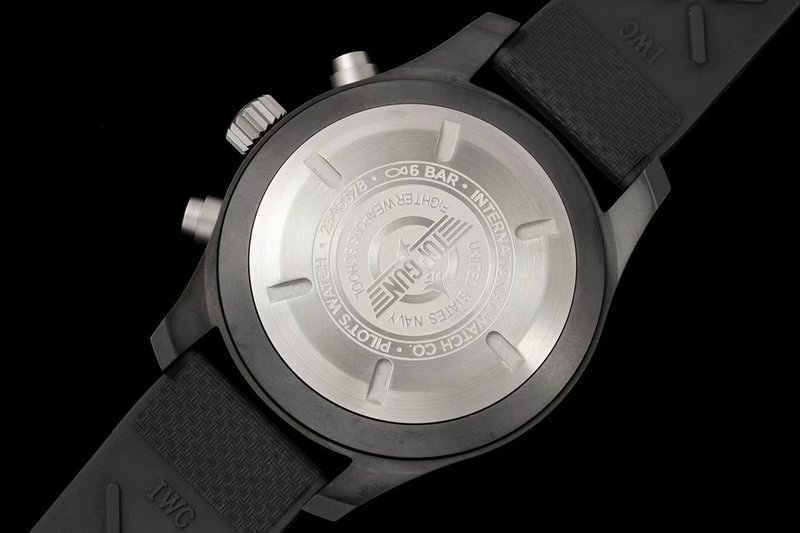 IWC 파일럿 탑건 블랙 세라믹 크로노그래프 001-251650