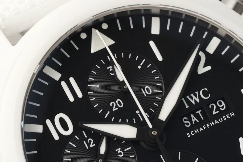 IWC 파일 탑건 레이크 타호 화이트 세라믹 크로노그래 001-251651
