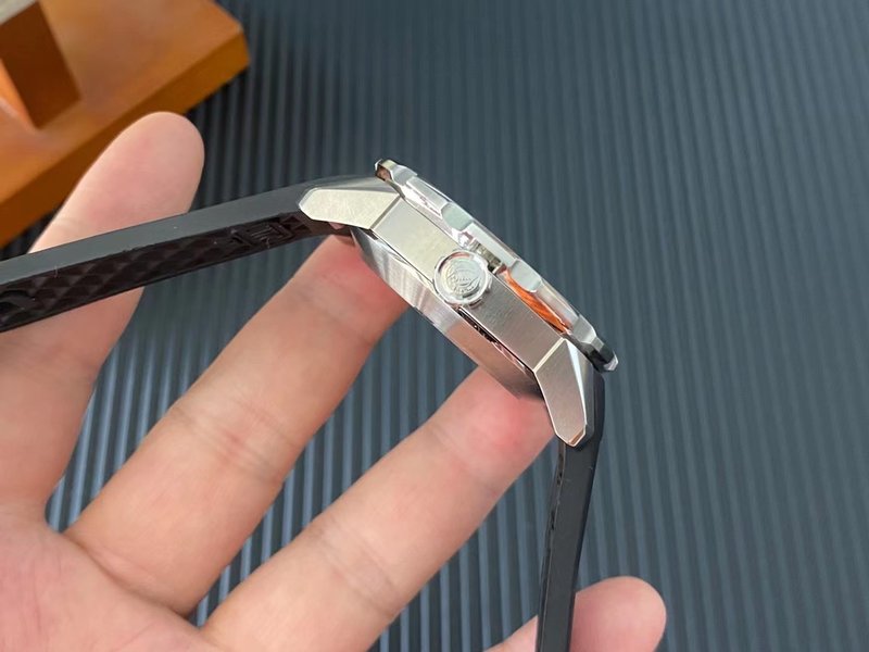 IWC 클래식 화이트 다이얼 시계 001-251653