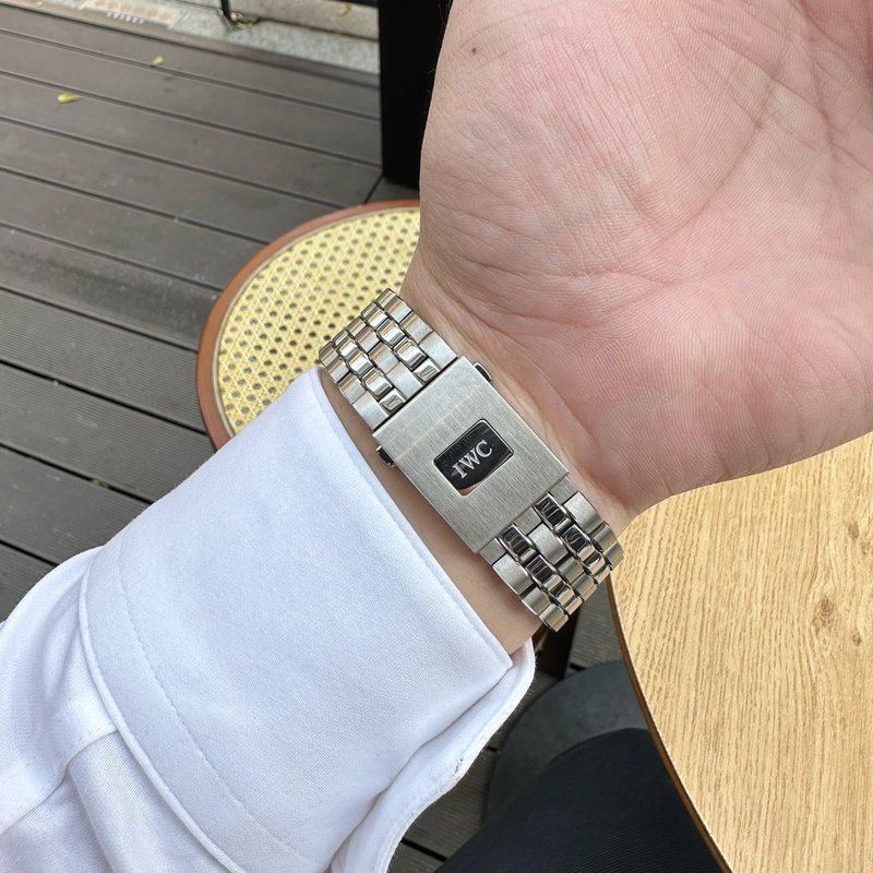 IWC 파일럿 크로노그래프 41mm 틸 케이스 001-251680