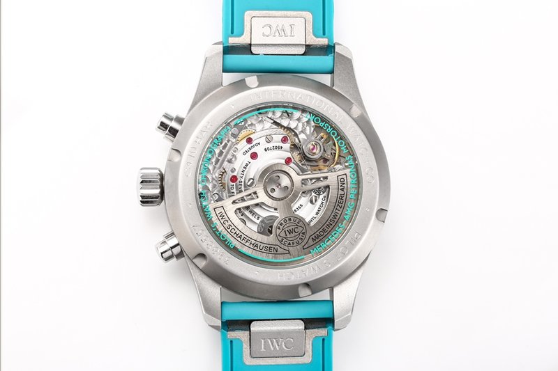 IWC 파일럿 페트로리움 그린 크로노그래프 001-251683
