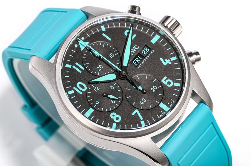 IWC 파일럿 페트로리움 그린 크로노그래프 001-251683