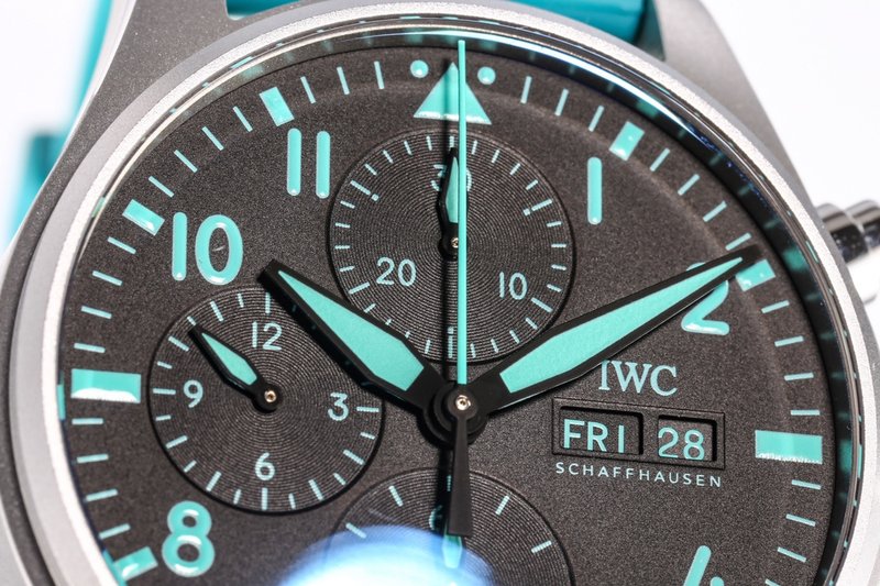 IWC 파일럿 페트로리움 그린 크로노그래프 001-251683