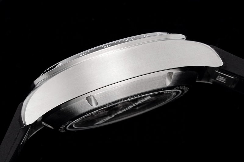 IWC 파일럿 하이퍼포먼스 크로노그래프 001-251696