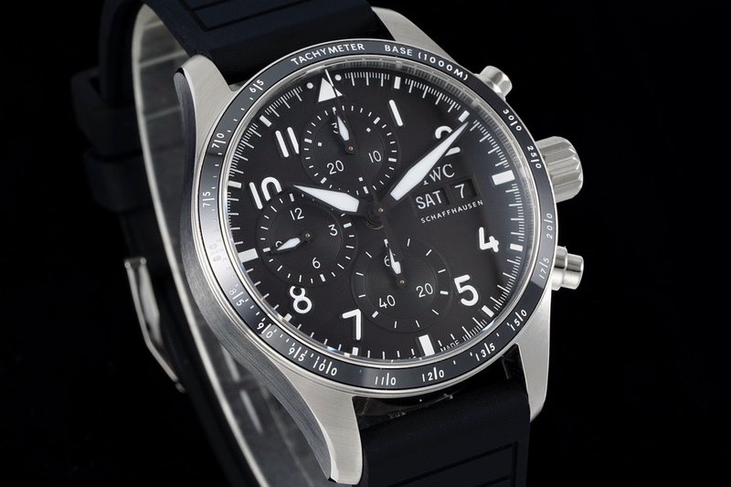 IWC 파일럿 하이퍼포먼스 크로노그래프 001-251696