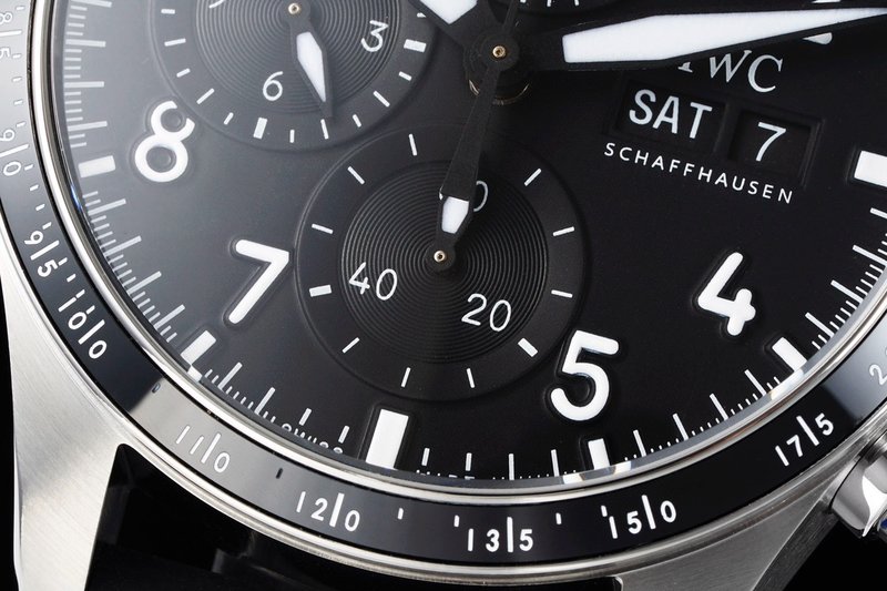 IWC 파일럿 하이퍼포먼스 크로노그래프 001-251696