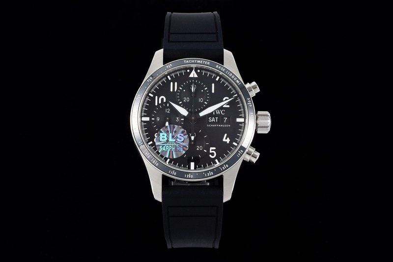 IWC 파일럿 하이퍼포먼스 크로노그래프 001-251696